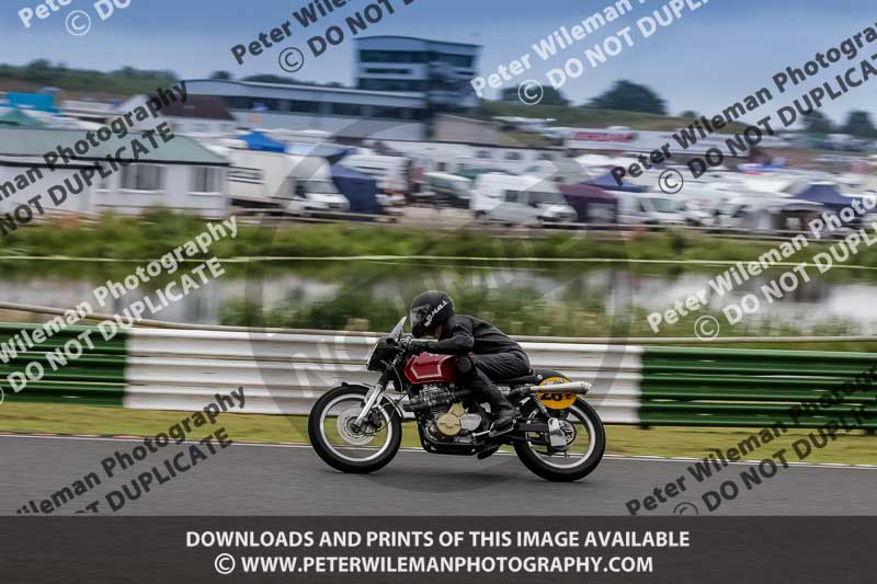 Vintage motorcycle club;eventdigitalimages;mallory park;mallory park trackday photographs;no limits trackdays;peter wileman photography;trackday digital images;trackday photos;vmcc festival 1000 bikes photographs